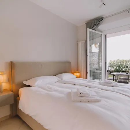 Exclusive Garden With View & Pool Apartament Musso