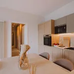 아파트 Exclusive Garden With View & Pool 무쏘