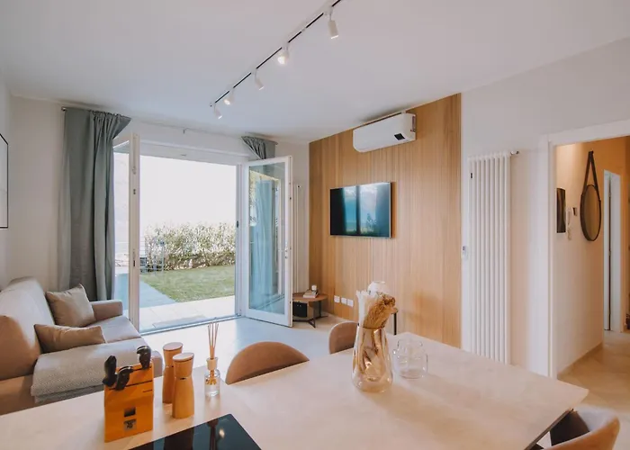 Exclusive Garden With View & Pool Appartement
