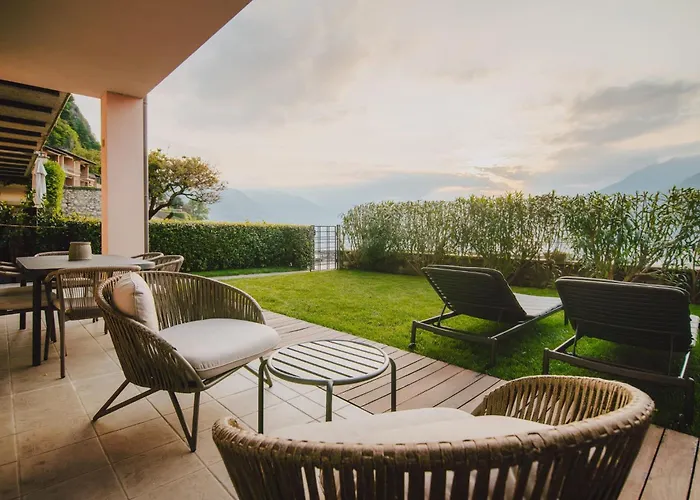 Exclusive Garden With View & Pool Appartement