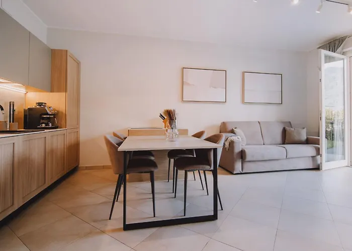 Exclusive Garden With View & Pool Апартаменты