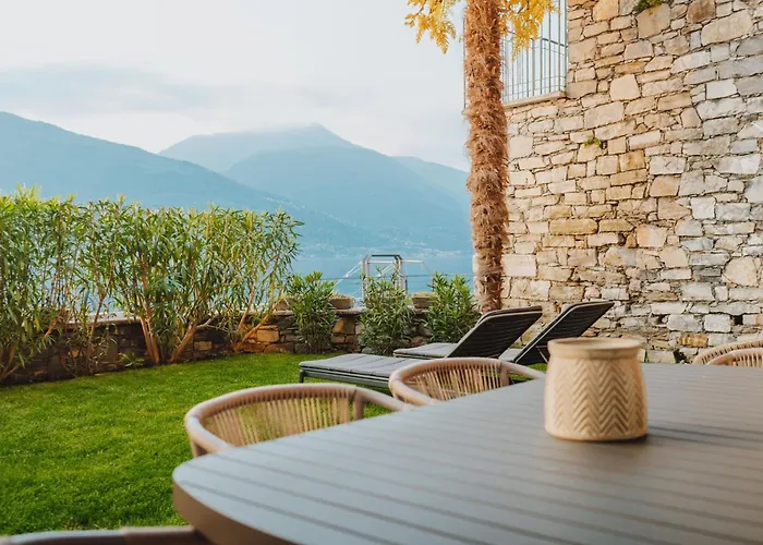 Exclusive Garden With View & Pool アパート *