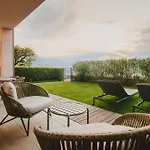 Exclusive Garden With View & Pool Appartamento